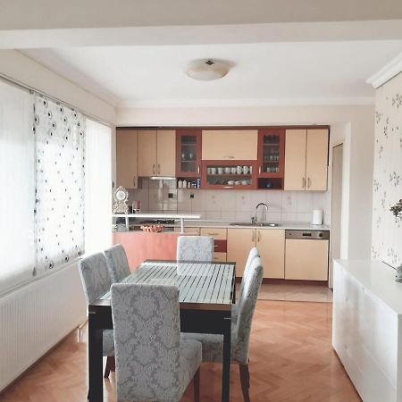 Spacious 80M2 Apartment In The Center Ljubuski Exterior photo