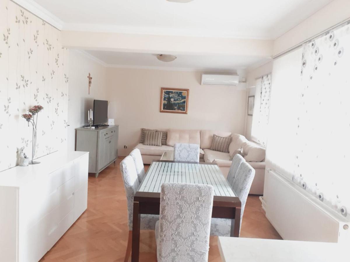 Spacious 80M2 Apartment In The Center Ljubuski Exterior photo